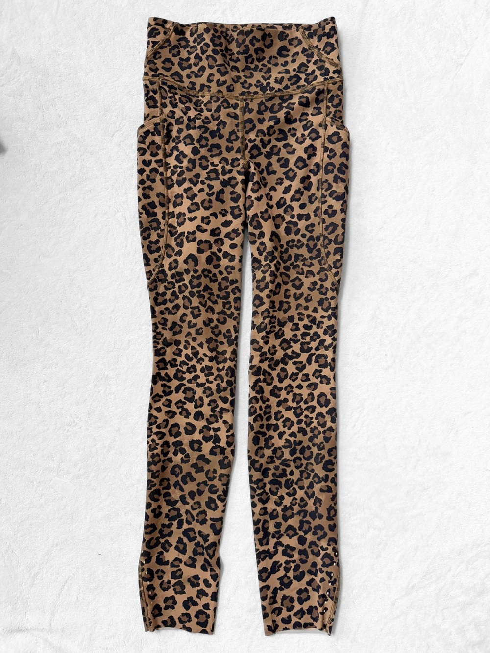 NWT Lululemon Align V-Neck Bra + Fast & Free 25” Leopard Set – Sequoia – Size 4 - Picture 6 of 13